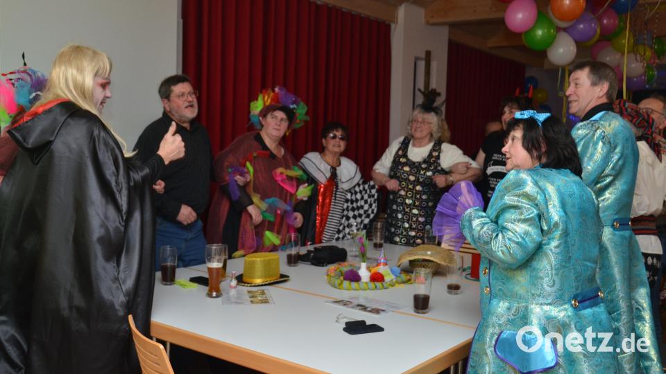 Beim Pfarrfasching ging es erstmals seit zwei Jahren wieder bei einer bunten und turbulenten Faschingssause rund. Bild: dob