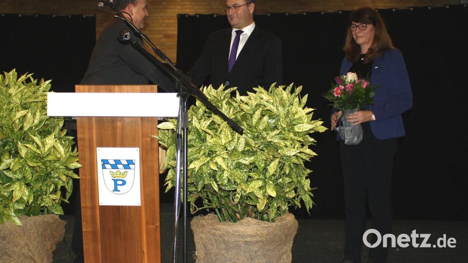 Für ihre ermutigenden Worte dankte Gewerberingvorsitzender Martin Pepiuk (links) dem bayerischen Finanzminister Albert Füracker und der &quot;Bund der Selbständigen&quot;-Landesvorsitzenden Gabriele Sehorz. Bild: bjp