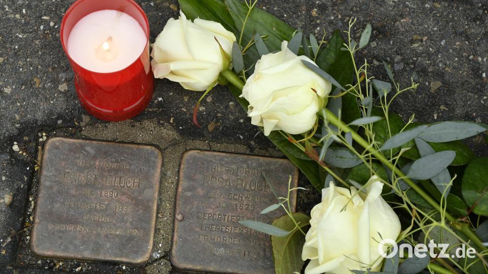 Stolpersteine erinnern in der Schlachthausstraße an das Schicksal von Rosa und Ernst Bloch während des Dritten Reichs. Bild: Petra Hartl