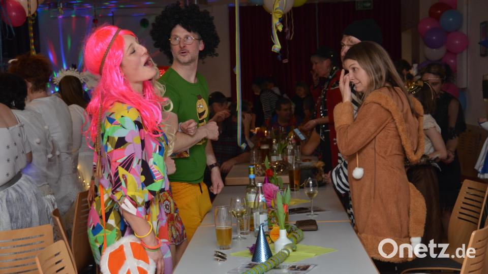 Beim Pfarrfasching ging es erstmals seit zwei Jahren wieder bei einer bunten und turbulenten Faschingssause rund. Bild: dob