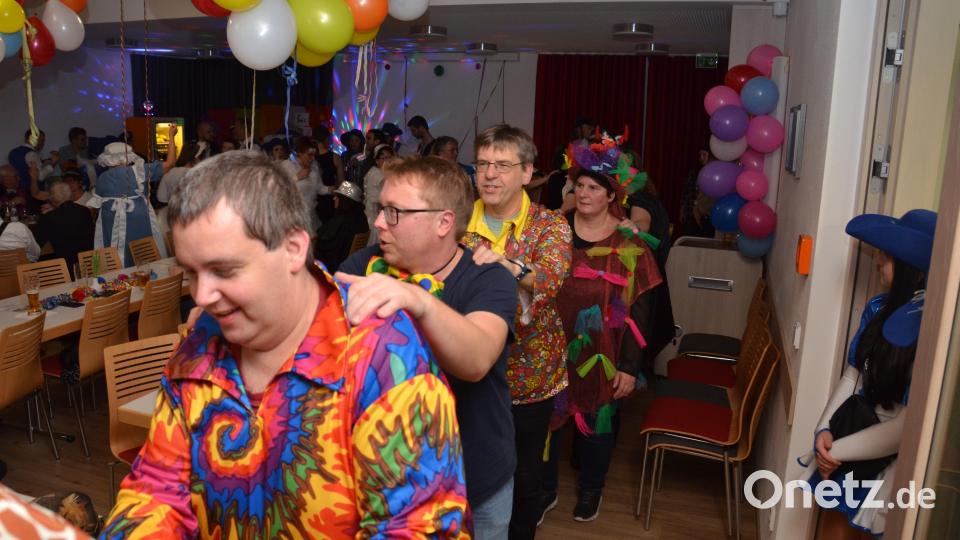 Beim Pfarrfasching ging es erstmals seit zwei Jahren wieder bei einer bunten und turbulenten Faschingssause rund. Bild: dob