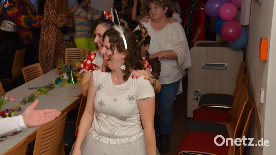 Beim Pfarrfasching ging es erstmals seit zwei Jahren wieder bei einer bunten und turbulenten Faschingssause rund. Bild: dob