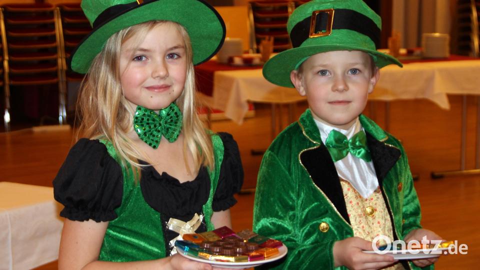 Die Glücksbringer, zwei bezaubernde &quot;Leprechauns&quot;, Magdalena Prösl und Karl Wiltsch. Bild: lep