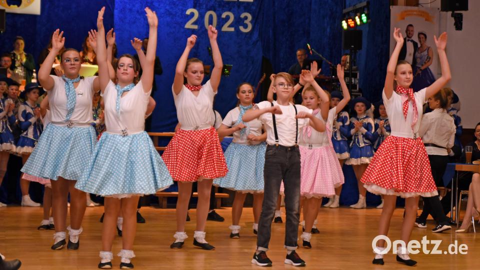 Der Auftritt der Showtanzgruppe erinnerte an das Musical „Grease“. Bild: gb