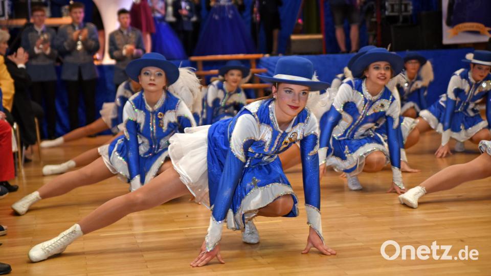 Die Prinzengarde bei ihrem Gardetanz. Bild: gb
