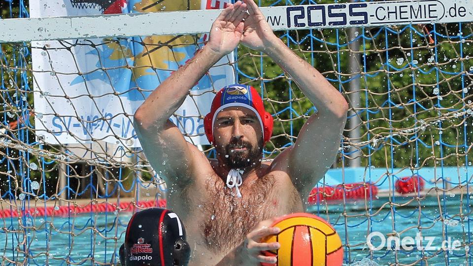 Vladimir Srajer im Mai 2016 im Tor des SV Weiden. Mittlerweile spielt der Tscheche in Plauen. Bild: Armin Eger