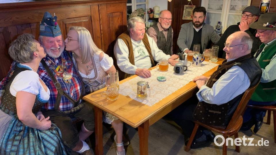 Gute Laune bei der Vorstellung der neuen Waldhauser Zoiglprinzessin. Bild: Gabi Schönberger