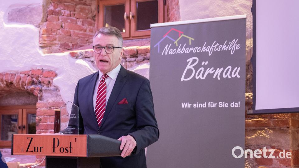 Franz Stahl sprach Grußworte in seiner Funktion als Vorsitzender des BRK-Kreisverbandes Tirschenreuth. Bild: Susanne Forster