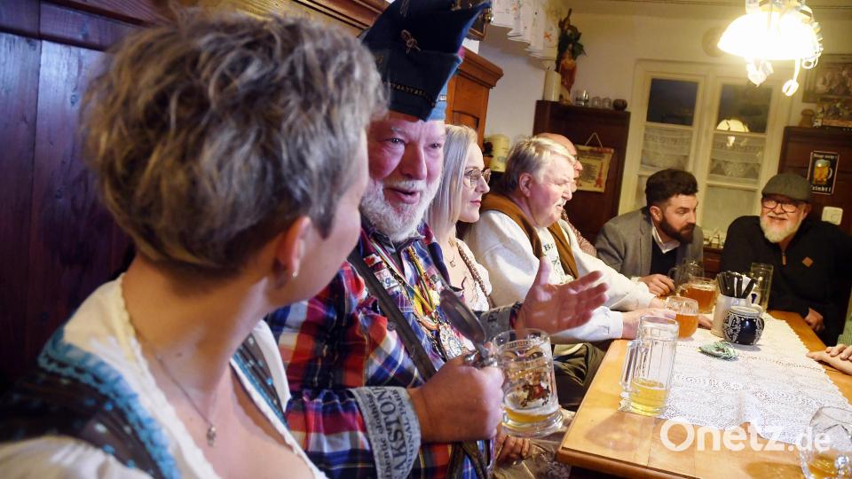 Gute Laune bei der Vorstellung der neuen Waldhauser Zoiglprinzessin. Bild: Gabi Schönberger