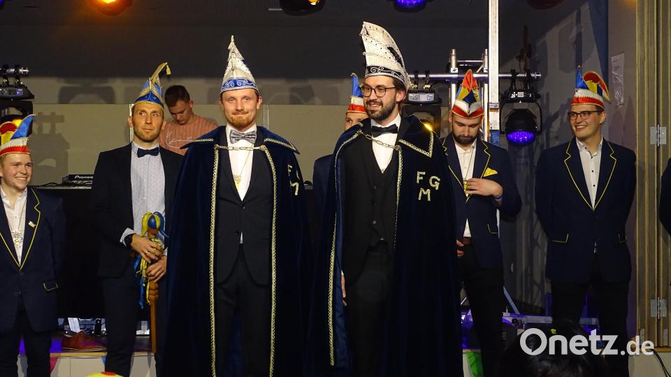 Vom 4. Februar bis zum 11. November 2023 sind Felix Ruhsam und Johannes Regn (vorne, von links) das Michelfelder Faschingsprinzenpaar. Bild: ll