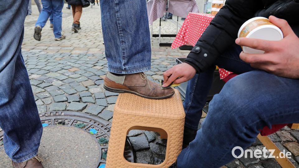 Am Marktsonntag sollten die Schuhe glänzen, ganz klar. Bild: Wolfgang Steinbacher