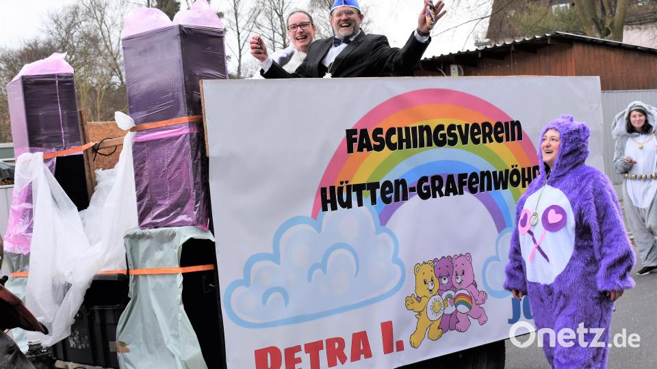 Josef I. und Petra I. (Walch) grüßen die Faschingsfans in Hütten. Bild: rgr