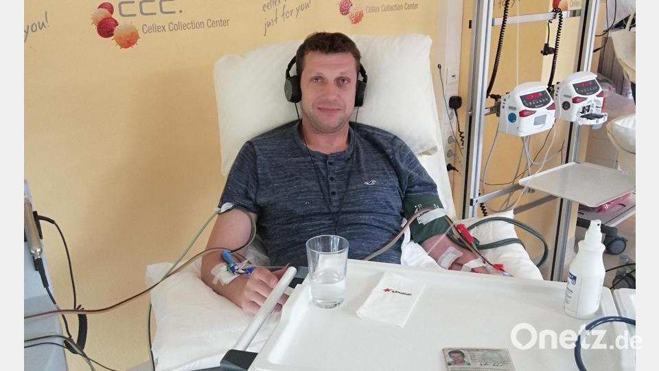 André Großer bei der Stammzellspende im Mai 2019. Archivbild: DKMS