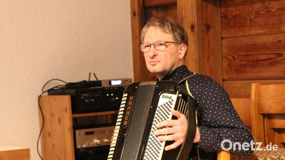 Thomas Schreyer sorgte für die passende musikalische Umrahmung. Bild: rpp