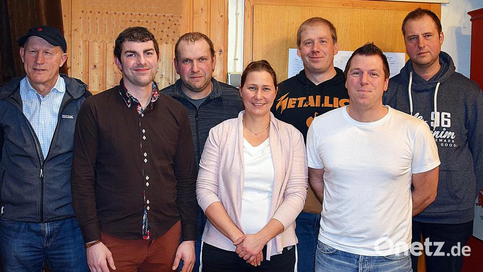 Bei der Neuwahl erhielten (von links) Rudi Traxinger, Christoph Spiegl, Stefan Hefner, Andrea Bodensteiner; Thomas Bauer und Markus Grötsch, Bodenmühle die Stimmen. Bild: R. Kreuzer