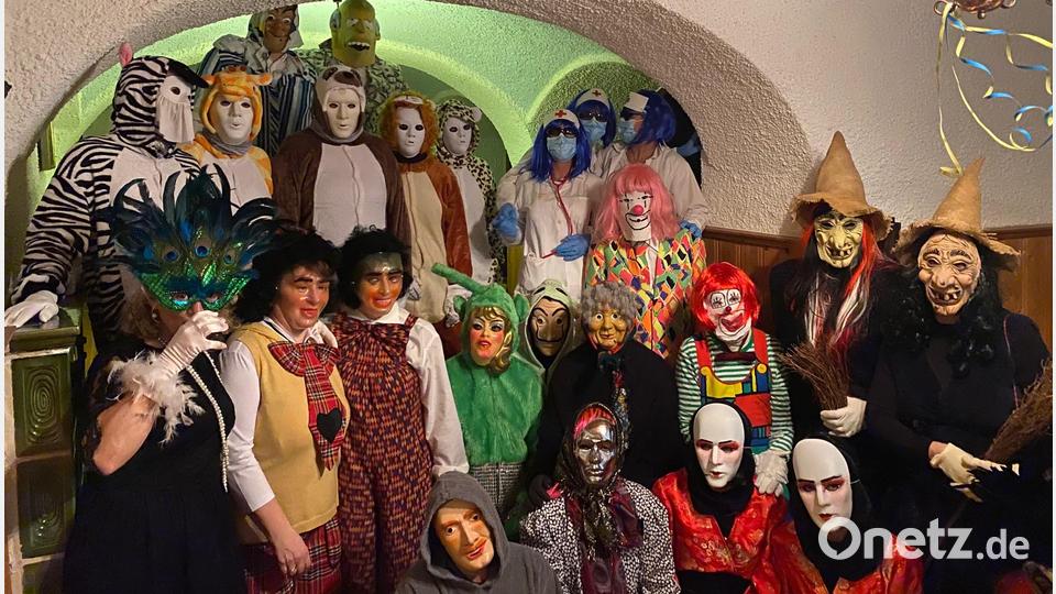 Großes Rätselraten um die 26 Maschkerer Bild: bey