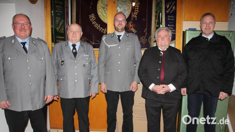 Das neu gewählte Vorstandsteam der Krieger- und Soldatenkameradschaft Wondreb. Im Bild: (von links) Bernhard Hoferer, Josef Meisl, Wolfgang Gradl, Zweiter Bürgermeister Peter Gold und Markus Siller. Bild: kro