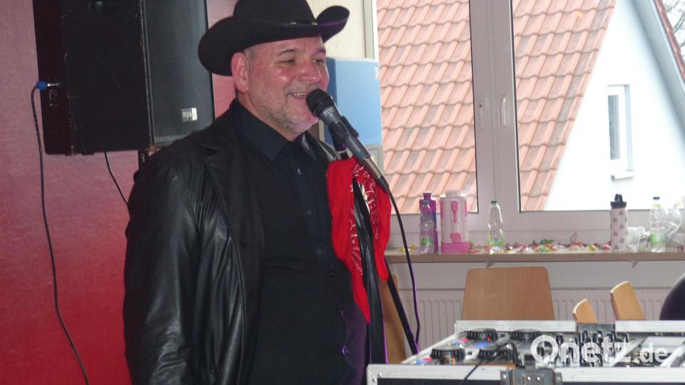 DJ Lui sorgte für ausgelassene Stimmung bei den Kindern, aber auch bei den Erwachsenen Bild: hme