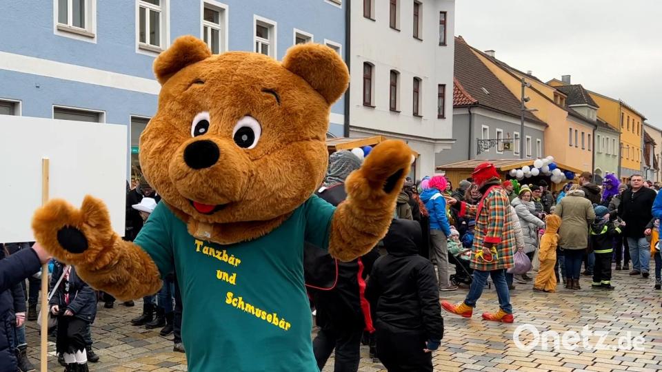 Zwei in eins: Tanz- und Schmusebär. Bild: Heike Unger