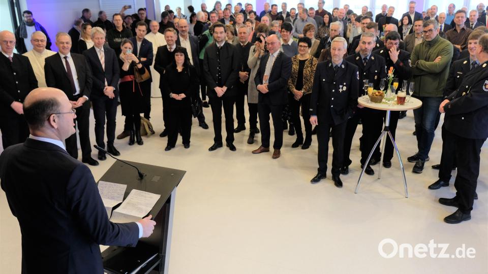 Finanzminister Albert Füracker sprach beim Lichtmessempfang im Speinsharter Gemeindezentrum &quot;vor seinen besten Freunden&quot;: den Steuerzahlern. Bild: do