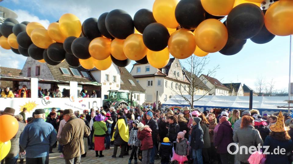 Heuer wird sich der Hauptteil des Geschehens vom Rathaus hin zum Schulparkplatz verlagern. Dort finden die Showtänze statt und die Besucher können gleich in der Turnhalle weiterfeiern.			Archivbild jml Archivbild: jml