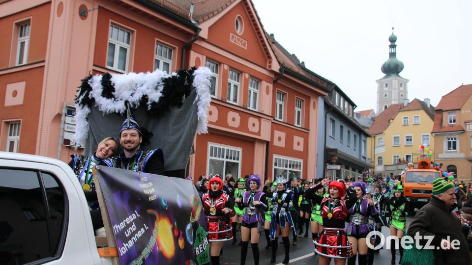 Die Prinzengarde von Reuth kam galaktisch daher. Bild: sne