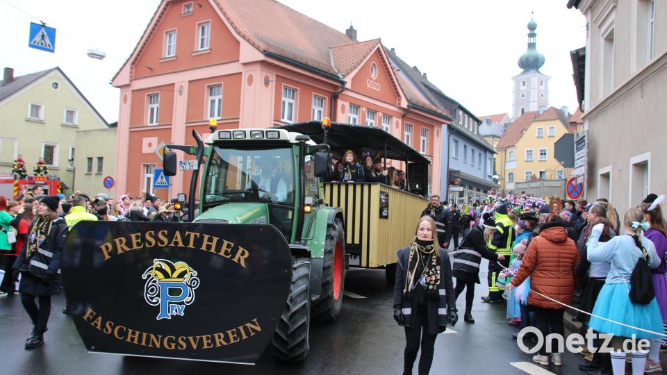 Der erste Faschingszug seit 2020 - Lange hatte der PFV und die Stadt darauf warten müssen. Bild: sne