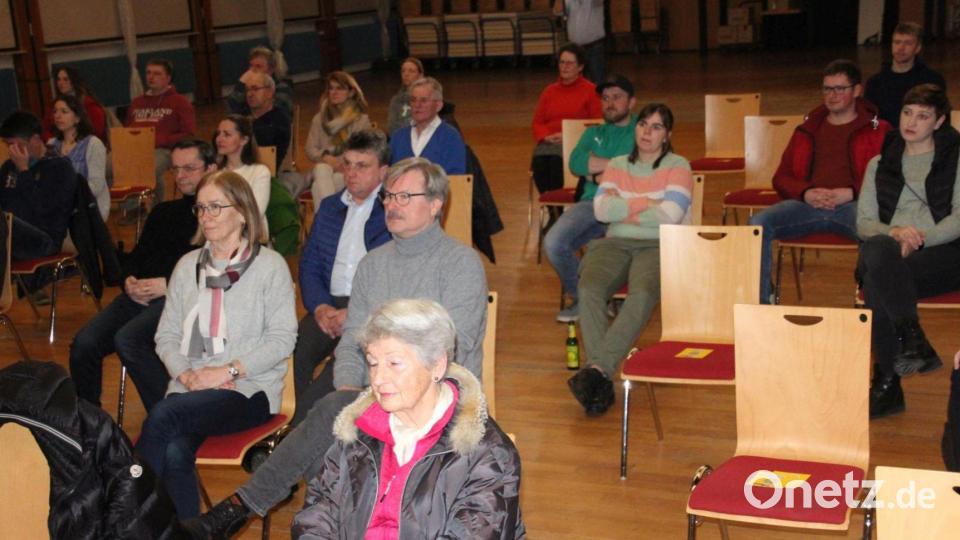 Überschaubar war am Freitagabend das Interesse an der Bürgerversammlung im Kettelerhaus. 40 Personen nahmen bei der zweiten Veranstaltung teil. Bild: kro