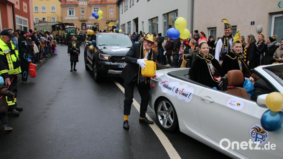Mit genug Sprit im Tank kann auch das Kinderprinzenpaar Gas geben. Bild: sne