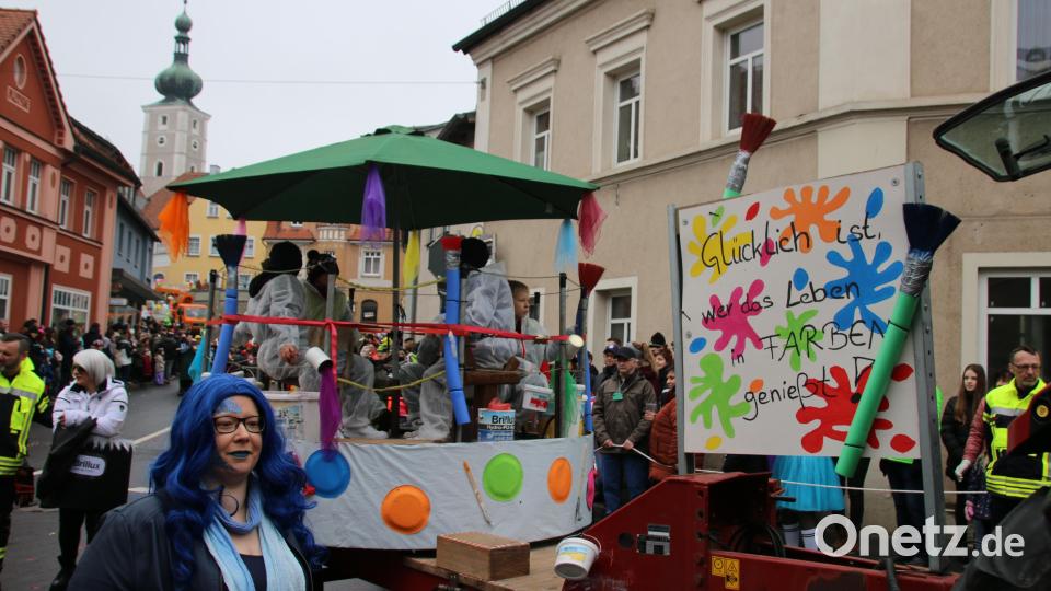 Eins ist im Fasching wichtig - Hauptsache bunt. Bild: sne