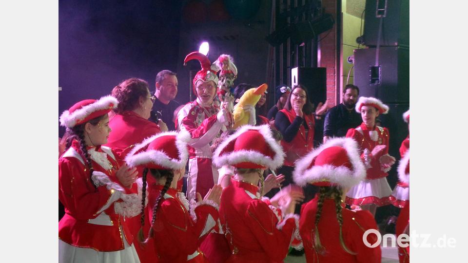 Kinderfasching Rieden - Kindergarde Rot-Weiß Gold Narrhalla Rieden Bild: gau