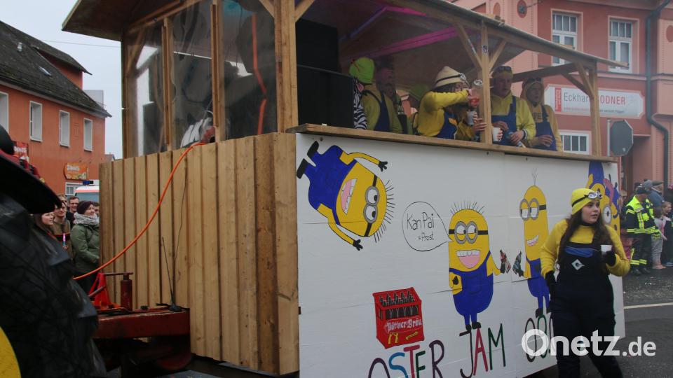 Der Motorradclub Oberbibrach kam als Minions daher. Bild: sne