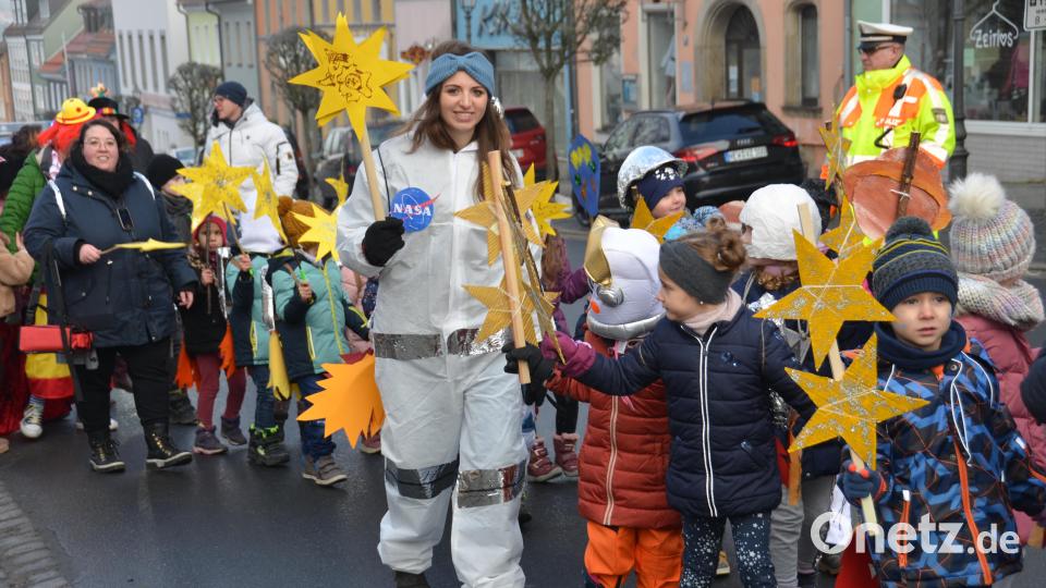 Astronauten, Sterne und ferne Planeten aus den Galaxien verkörperten die Vorschulkinder des Katholischen Kindergartens Don Bosco. Bild: dob