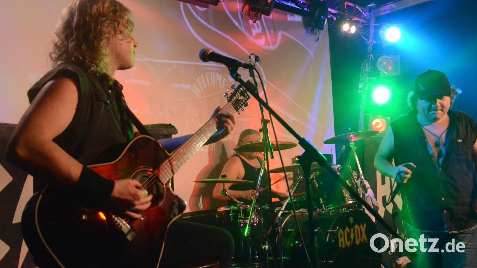AC/DX feiern 20-jähriges Bühnenjubiläum. Bild: Kunz