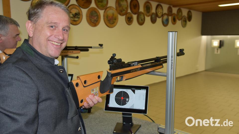 Erfolgreicher Test durch den 1. Bürgermeister Hermann Böhm. Bild: Reiner Hoffmann