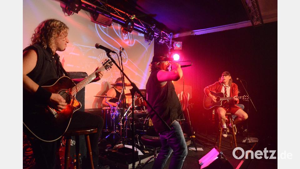 AC/DX feiern 20-jähriges Bühnenjubiläum. Bild: Kunz