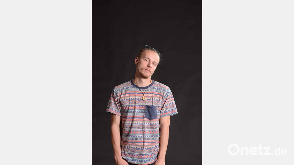 Matze Wolf hat sich einen Namen gemacht in der Musikszene. „Der Widersacher aller Liedermacher“ hat vor kurzem den Würzburger Comedy-Slam gewonnen. Am Wochenende gibt er mit seinem Soloprogramm ein Gastspiel in seiner Heimatstadt. Bild: awo
