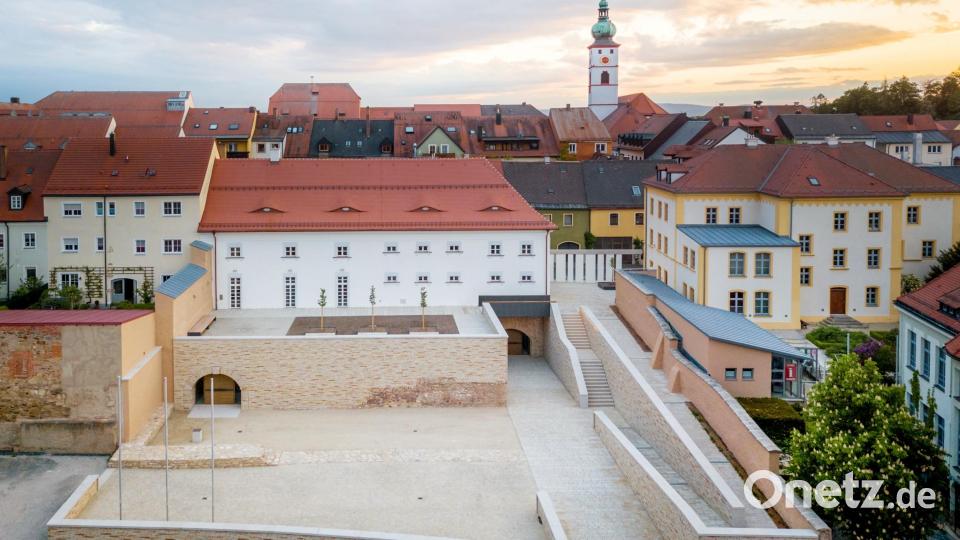 Die ehemalige Fronfeste in Tirschenreuth ist heute Lernstandort für die OTH Regensburg und die Hochschule Landshut. Bild: Klaus Schicker /exb