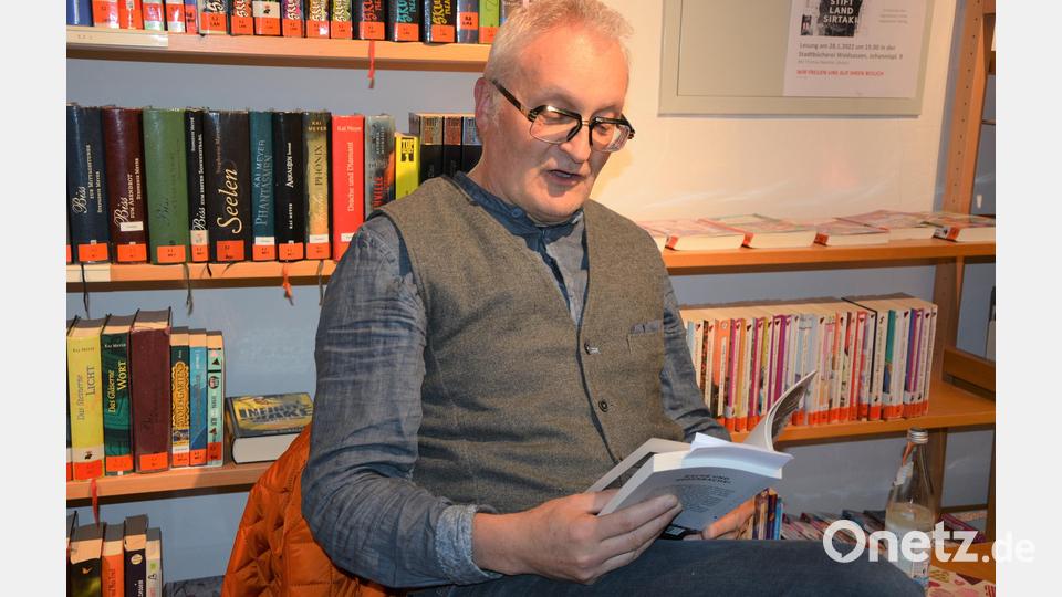 Autor und Neustädter Frauenarzt Dr. Thomas Bäumler hat schon seinen sechsten Roman auf den Markt gebracht. Bild: jr