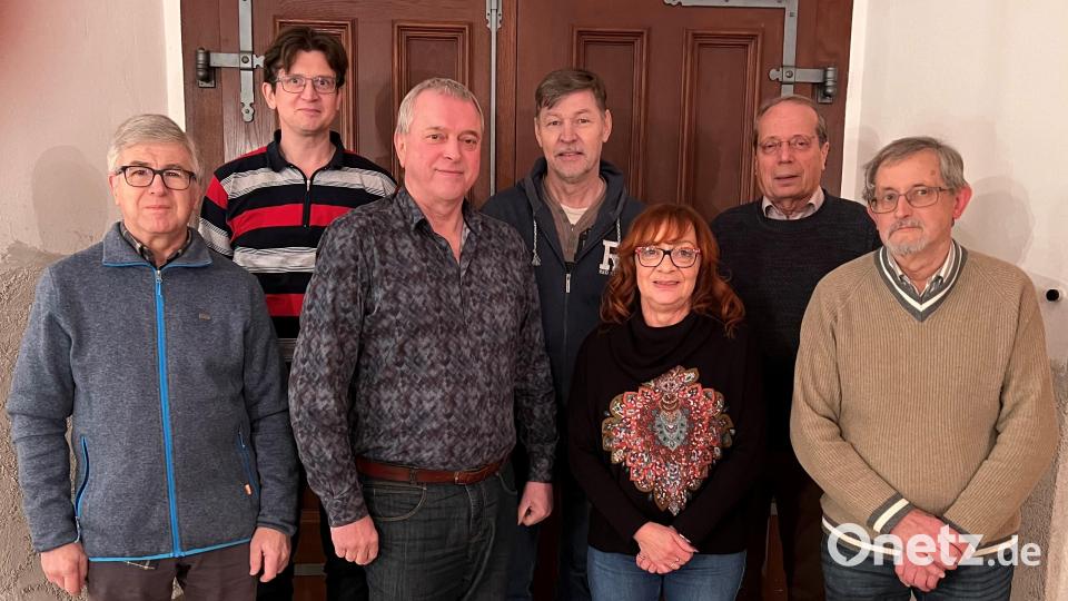 Der neue Vorstand der Krippenfreunde Amberg nach der Wahl (von links): Otto Weber, Ronny Hog, Reinhard Heldmann, Peter Hofmann, Irmi Gimpl, Harald Reitmeier und Rudolf Braun. Bild: ads