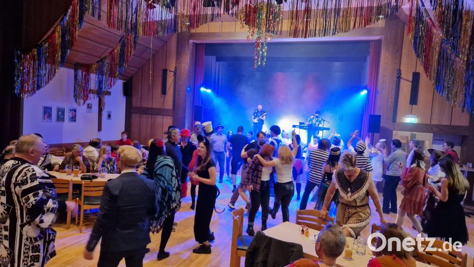 Gute Stimmung herrschte beim Pfarrball des Pfarrgemeinderats Wiesau. Bild: Pfarrgemeinderat Wiesau/exb