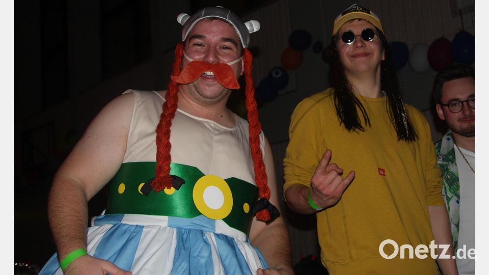 Der dicke Freund Obelix hatte seinen Kumpel Asterix im Dorf gelassen. Die Kostümidee, angelehnt an den Comic-Klassiker, wurde mit einem Bar-Gutschein belohnt. Bild: wro