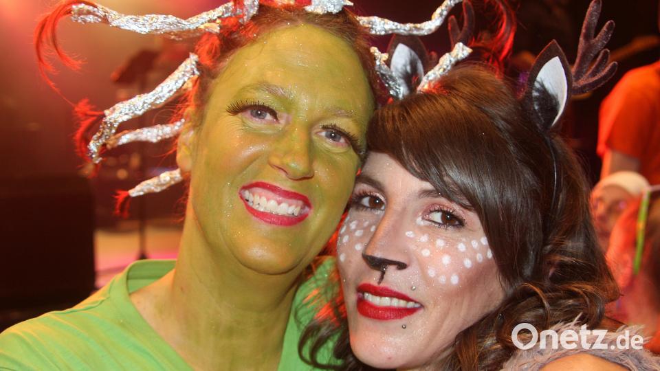HCL-Superfasching in der Dreifachturnhalle in Wiesau Bild: wro