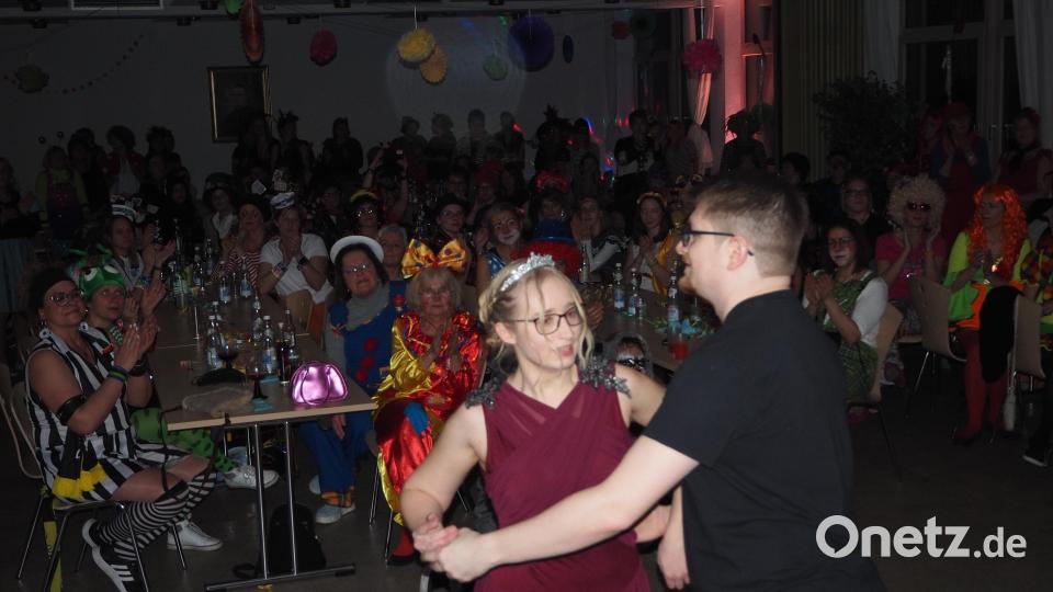 Weiberfasching in Neustadt/WN Bild: krb