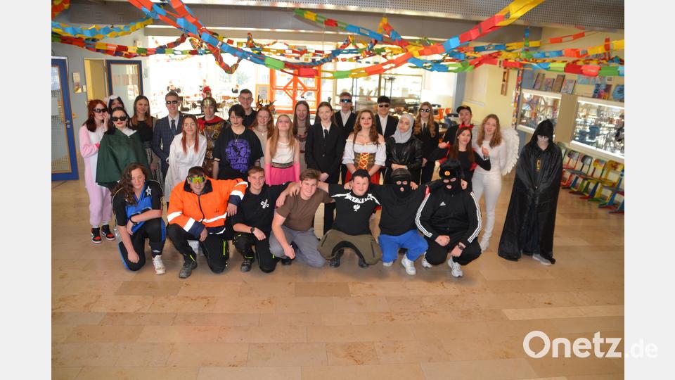 Als eigene Schülerfirma waren sie die Ausrichter der Faschignsgaudi für die Grundschüler. Bild: mma