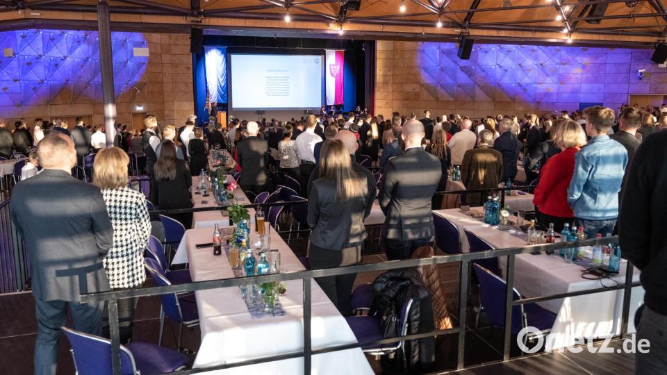 Die Ernennungsfeier des 71. Ausbildungsseminars lief in der Stadthalle in Fürth ab. Bild: Martin Bösl/exb
