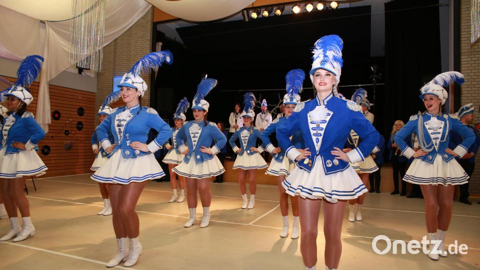Die Garde tanzte fleißig am Gemeindeball 2023. Bild: egl