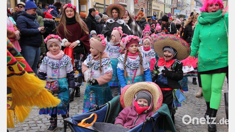 Mit mehreren Gruppen und rund 150 Teilnehmern stark vertreten war die Faschingsgilde Marktredwitz-Dörflas. Bild: kro