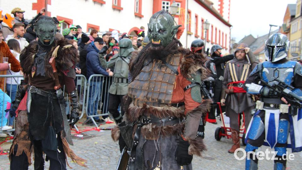 Furchteinflößende Krieger und interstellare Soldaten: Für Aufsehen sorgten die „SciFi-Narrischen“. Bild: kro