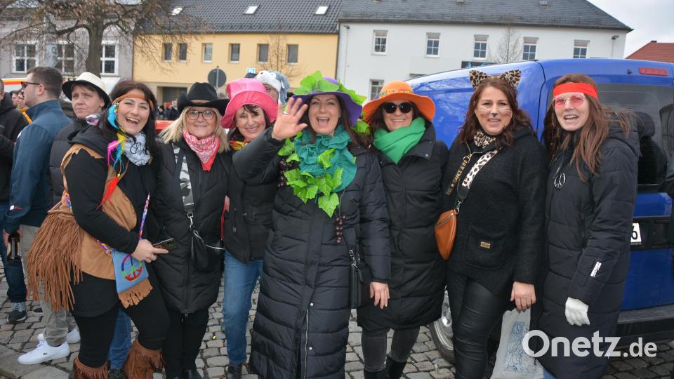 Gut gelaunte Zuschauerinnen. Bild: jr
